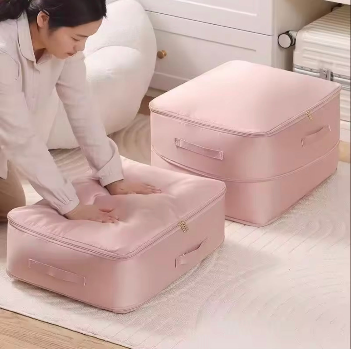 Self Compressing Storage Bag, Portable Organizer For Clothes And Blankets, Ideal for Closet Organization Self Compressing Storage Bag, Portable Organizer For Clothes And Blankets, Ideal for Closet Organization